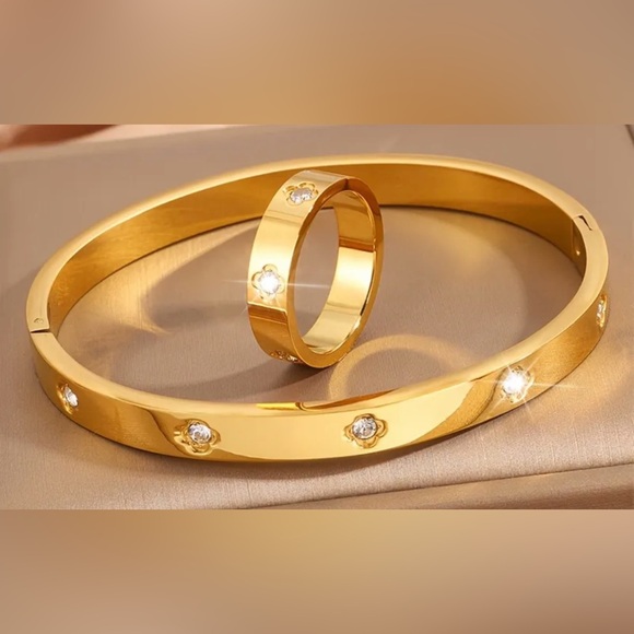 Elegant Gold Bangle Bracelet and Ring Set - Picture 4 of 5